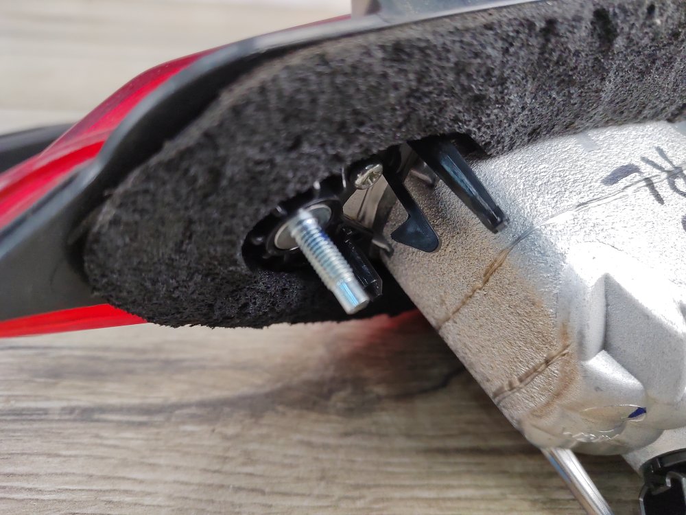 Фонарь в крышку багажника, 4000 рублей, Москва