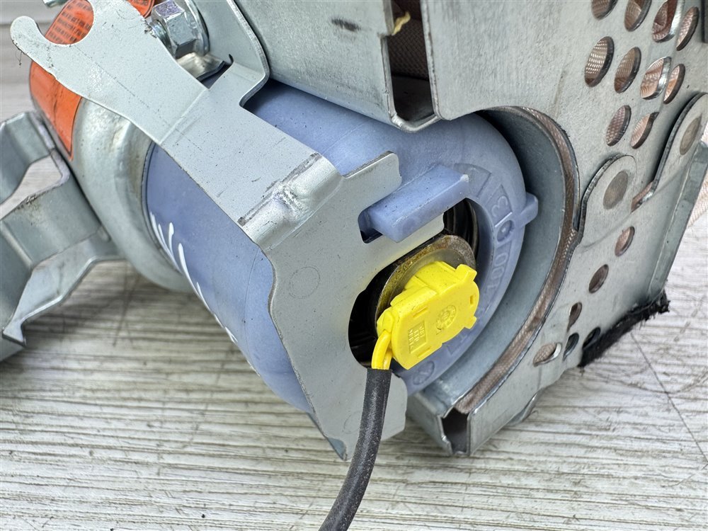 Подушка безопасности в торпедо, 2000 рублей, Севастополь