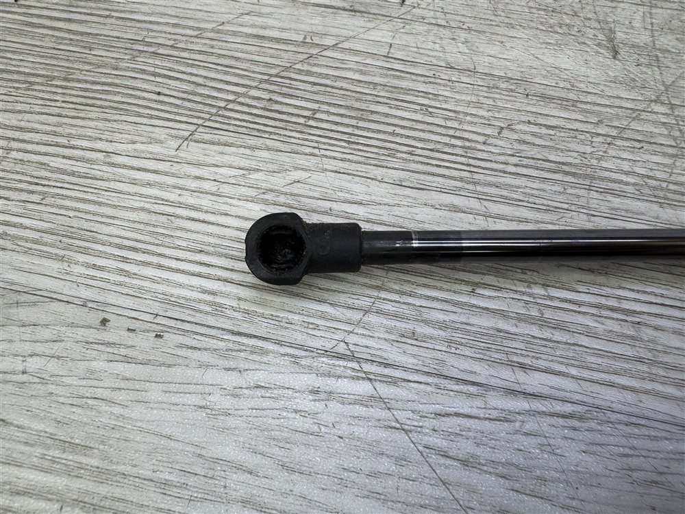 Амортизатор крышки багажника, 500 рублей, Севастополь