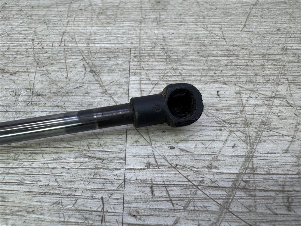 Амортизатор крышки багажника, 500 рублей, Севастополь