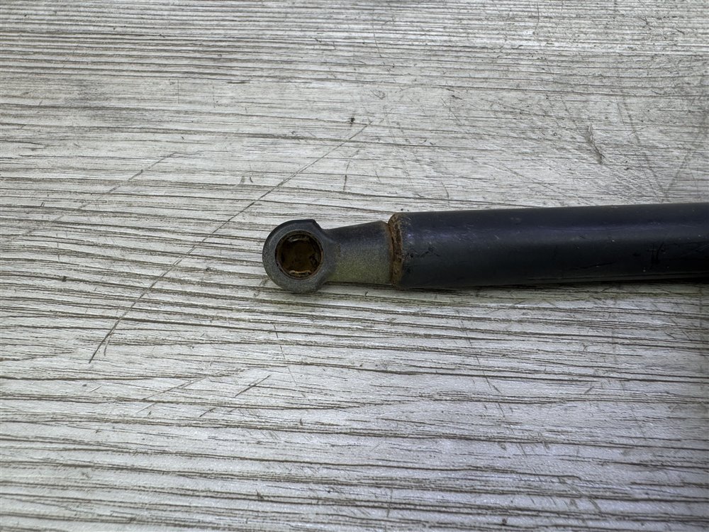 Амортизатор крышки багажника, 500 рублей, Севастополь