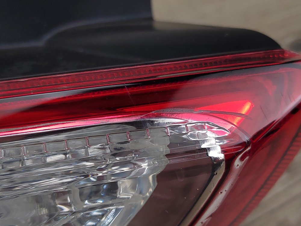 Фонарь в крыло, 2000 рублей, Москва