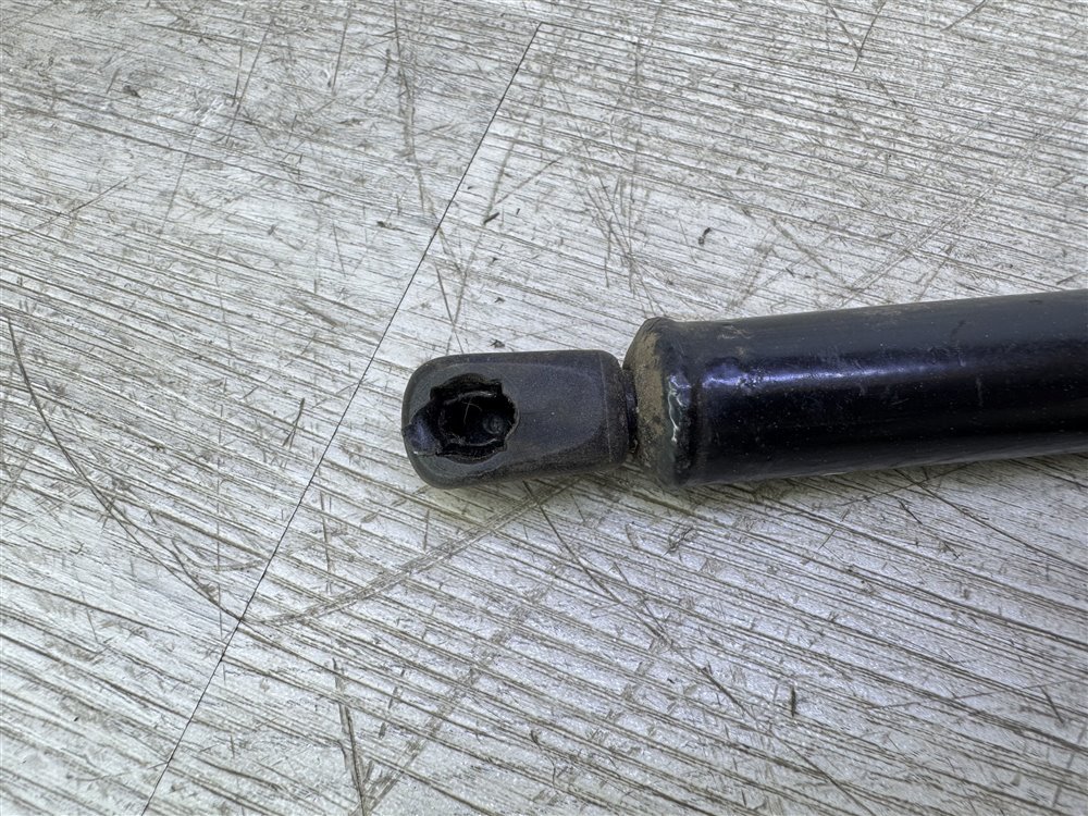 Амортизатор крышки багажника, 500 рублей, Севастополь