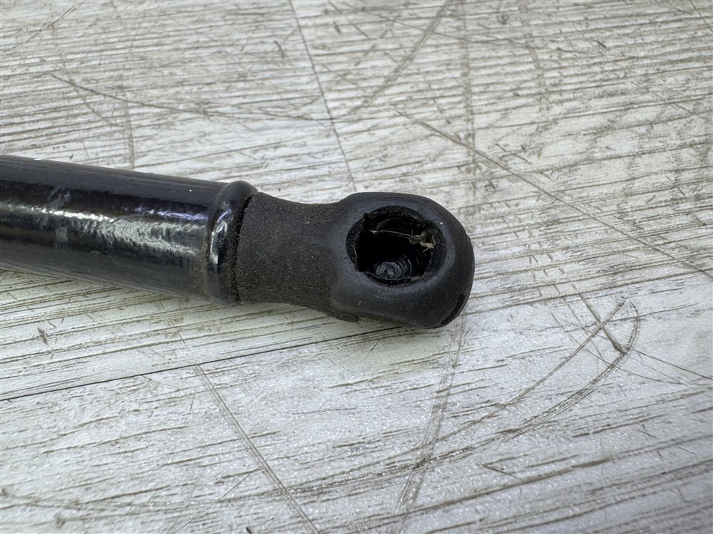 Амортизатор капота, 750 рублей, Севастополь