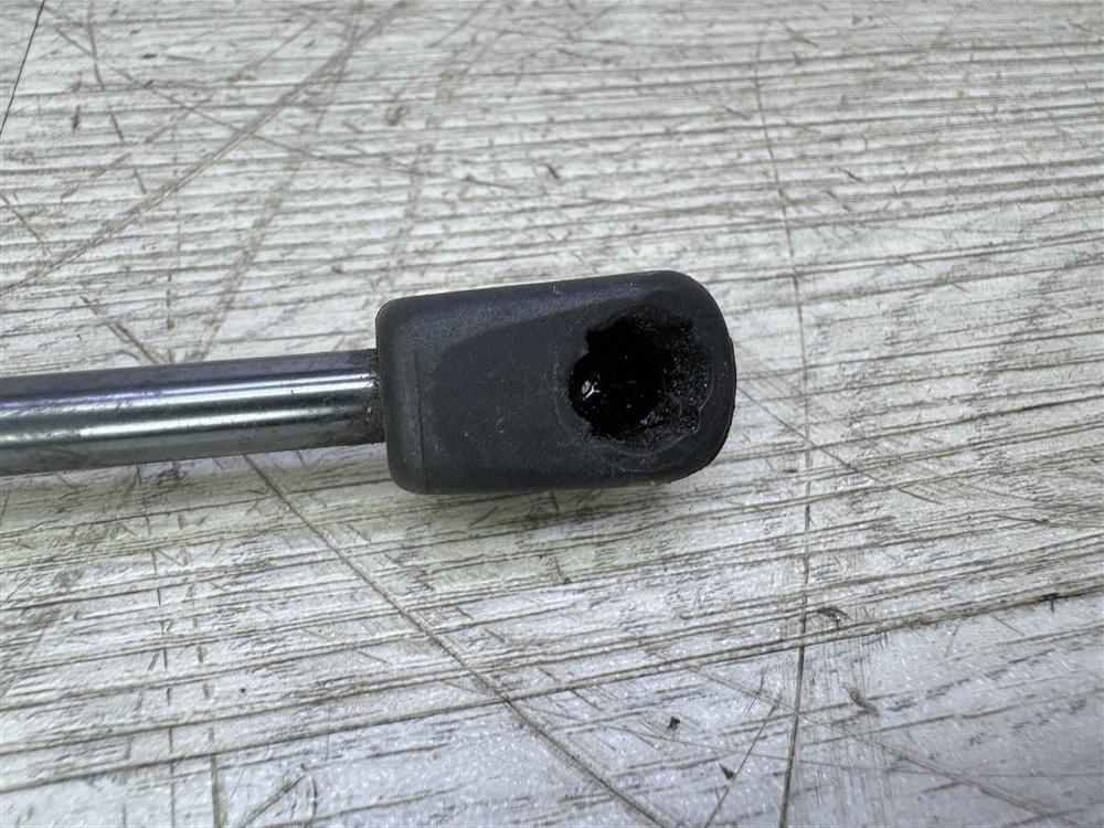 Амортизатор капота, 750 рублей, Севастополь