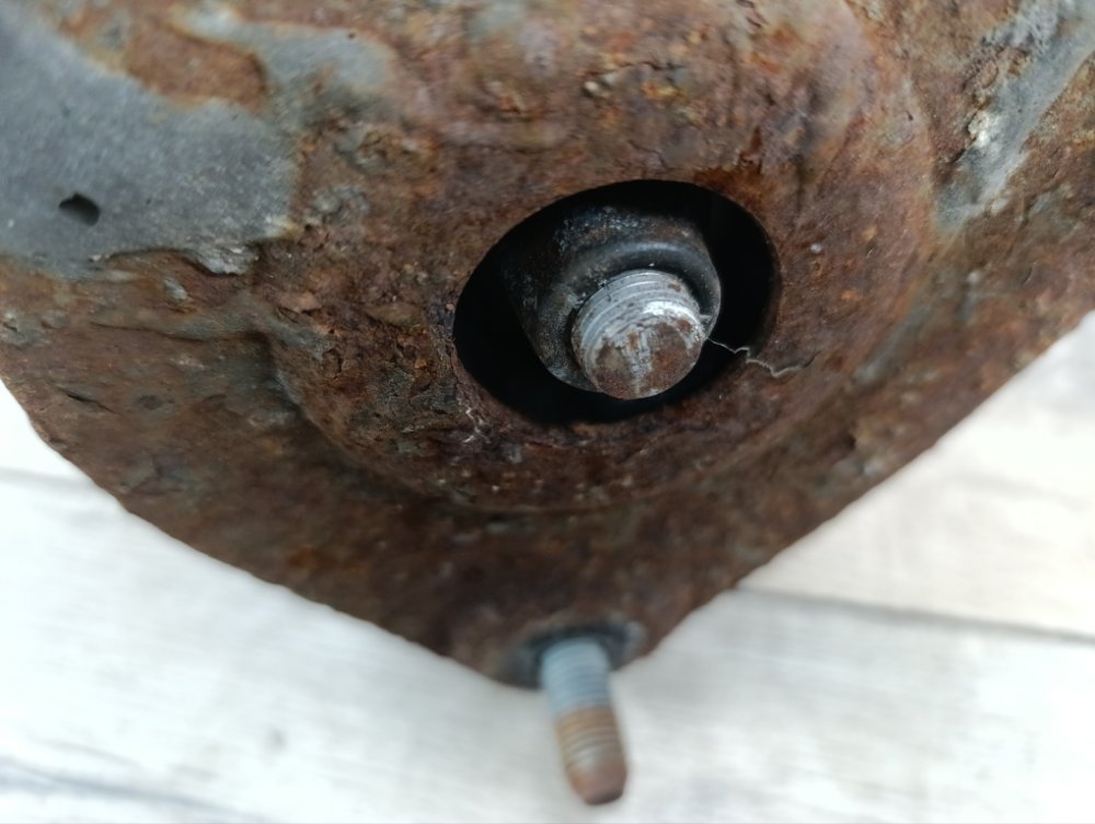 Амортизатор, 2000 рублей, Москва