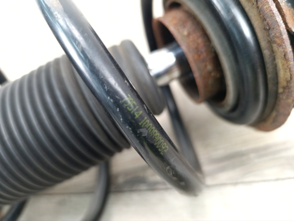 Амортизатор, 2000 рублей, Москва