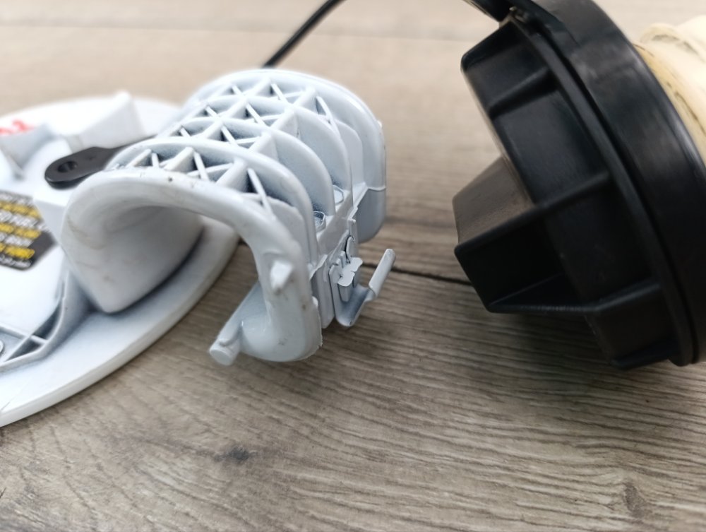 Лючок топливного бака, 500 рублей, Москва