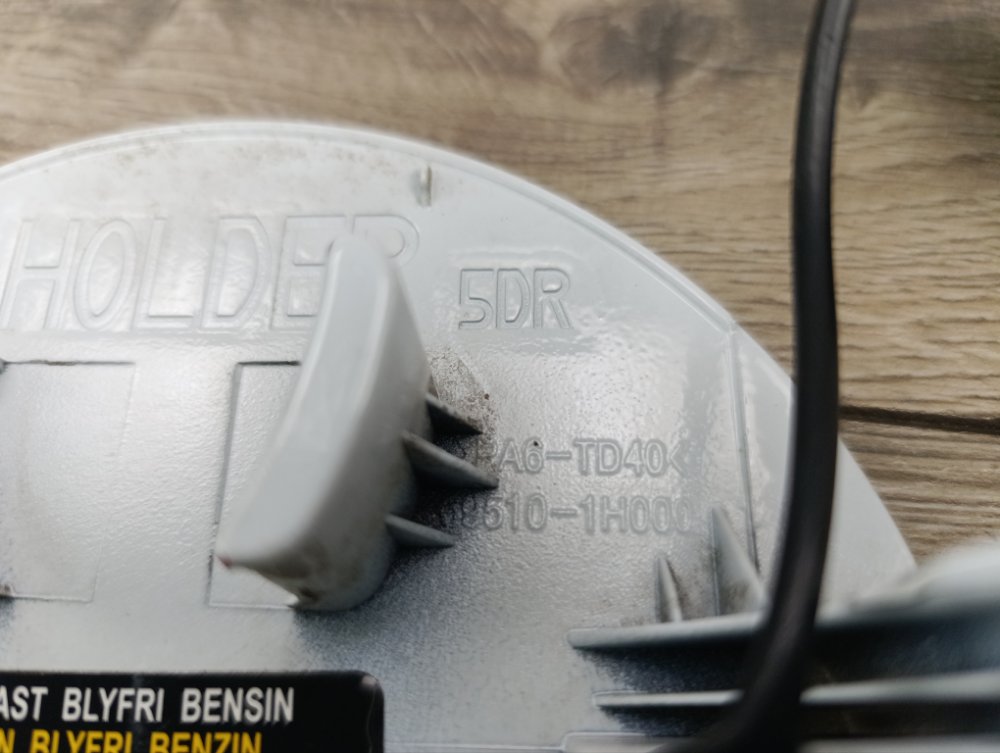 Лючок топливного бака, 500 рублей, Москва