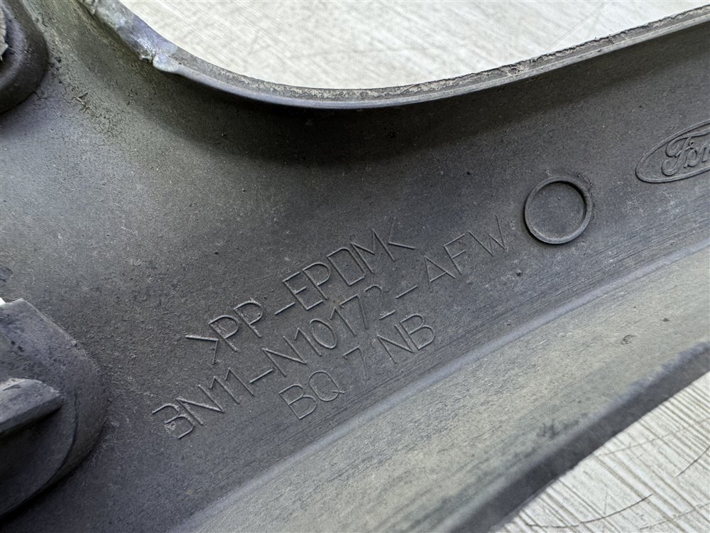 Накладка крыла, 800 рублей, Севастополь