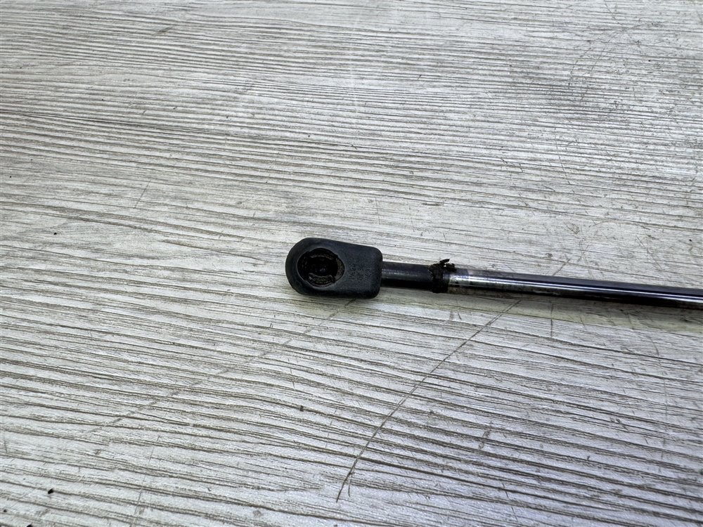 Амортизатор крышки багажника, 500 рублей, Севастополь