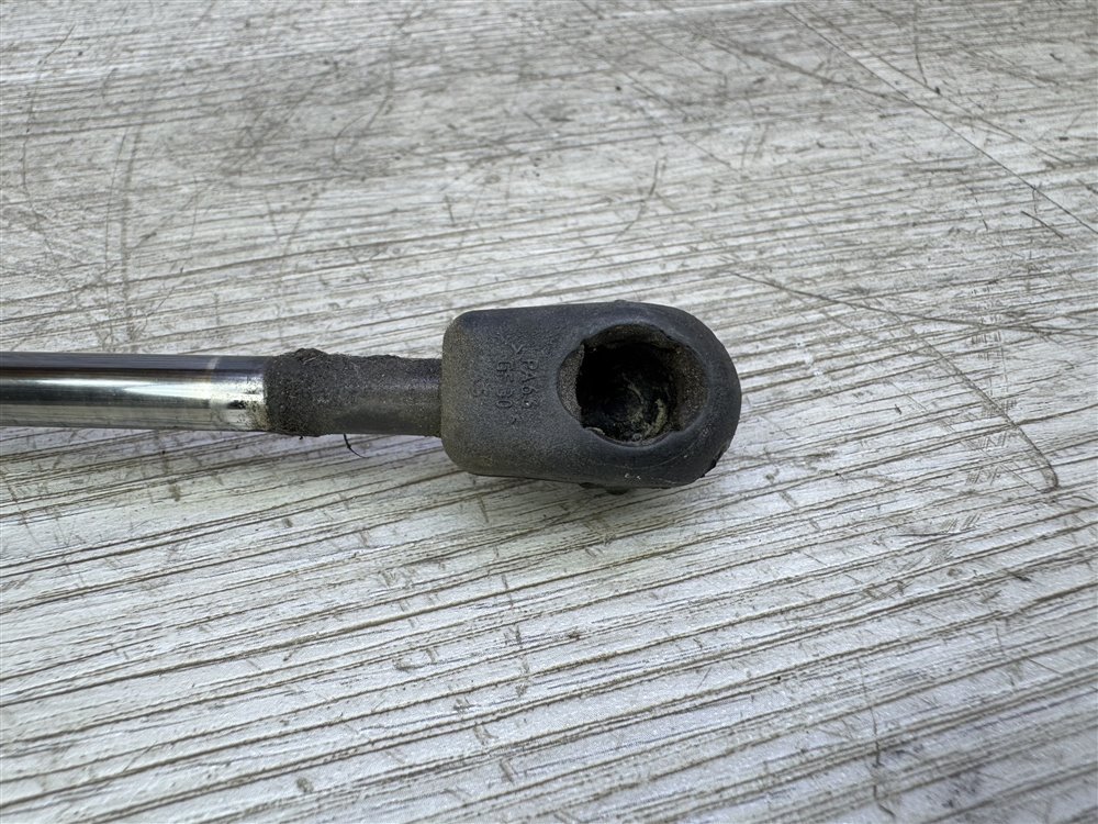 Амортизатор крышки багажника, 500 рублей, Севастополь