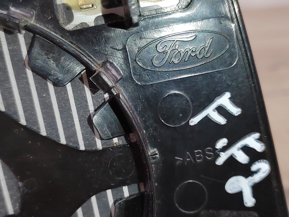 Зеркальный элемент, 800 рублей, Москва