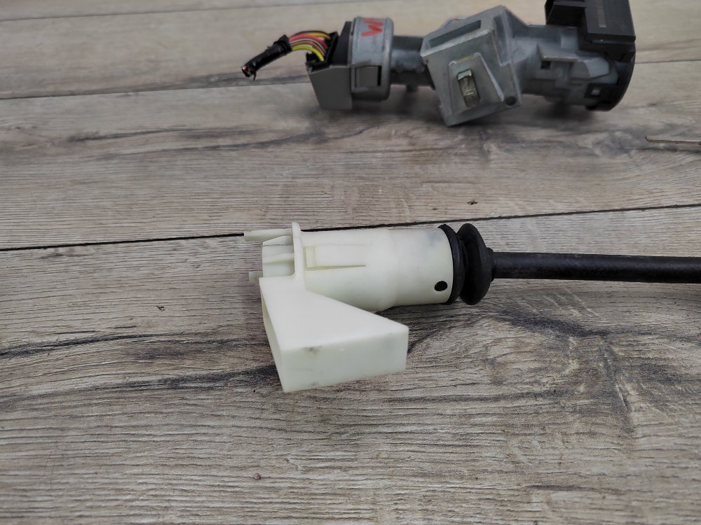 Замок капота, 4000 рублей, Москва