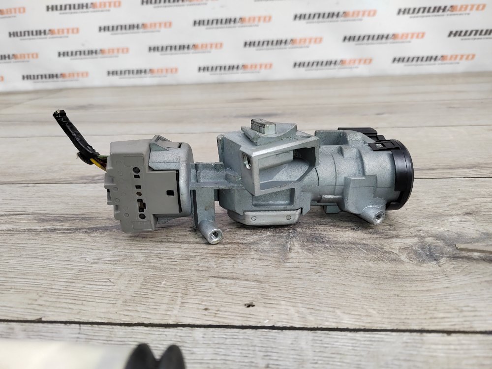 Замок капота, 4000 рублей, Москва