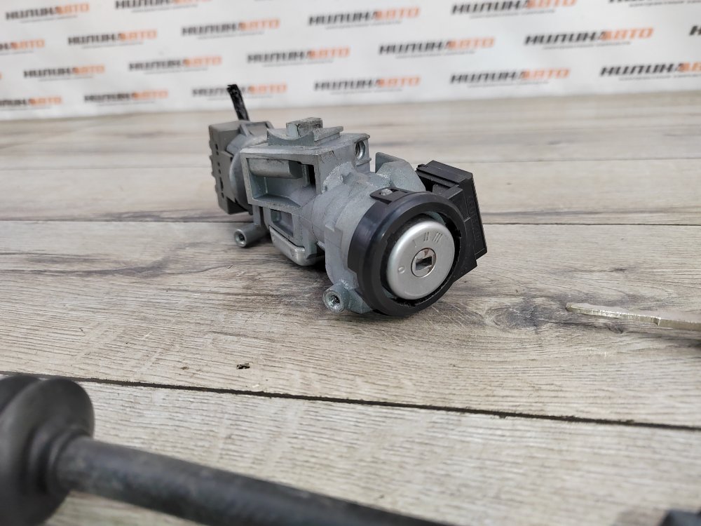 Замок капота, 4000 рублей, Москва