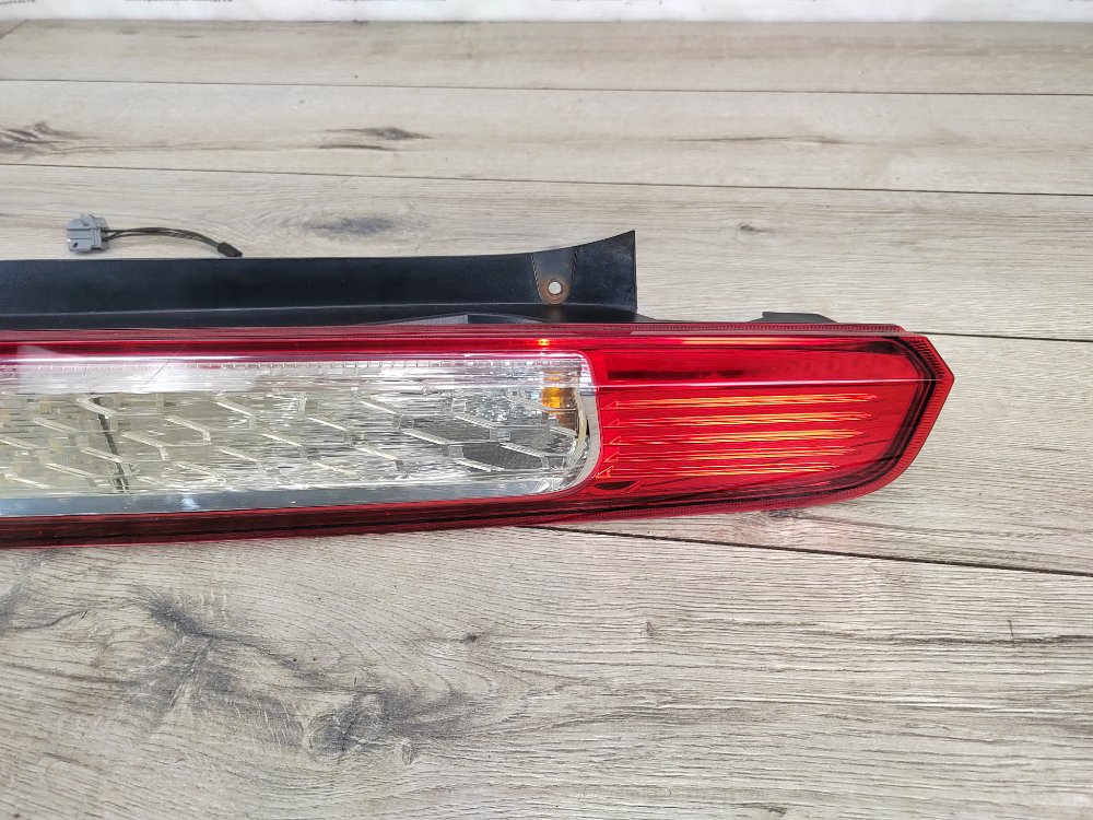 Фонарь в крыло, 2000 рублей, Москва