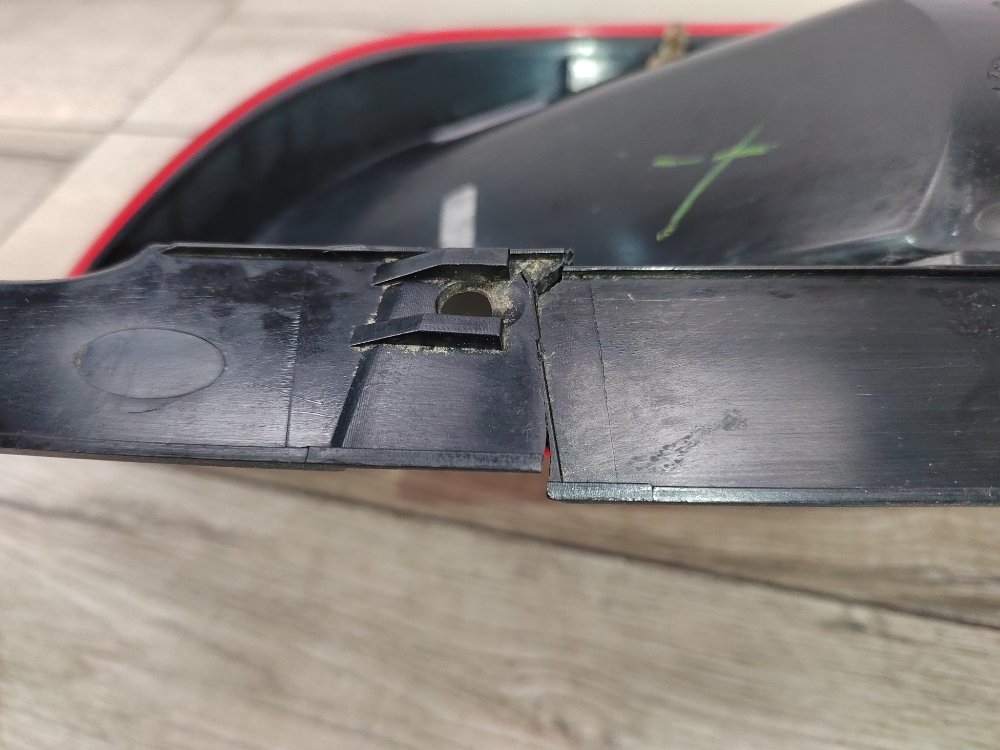 Фонарь в крыло, 2000 рублей, Москва