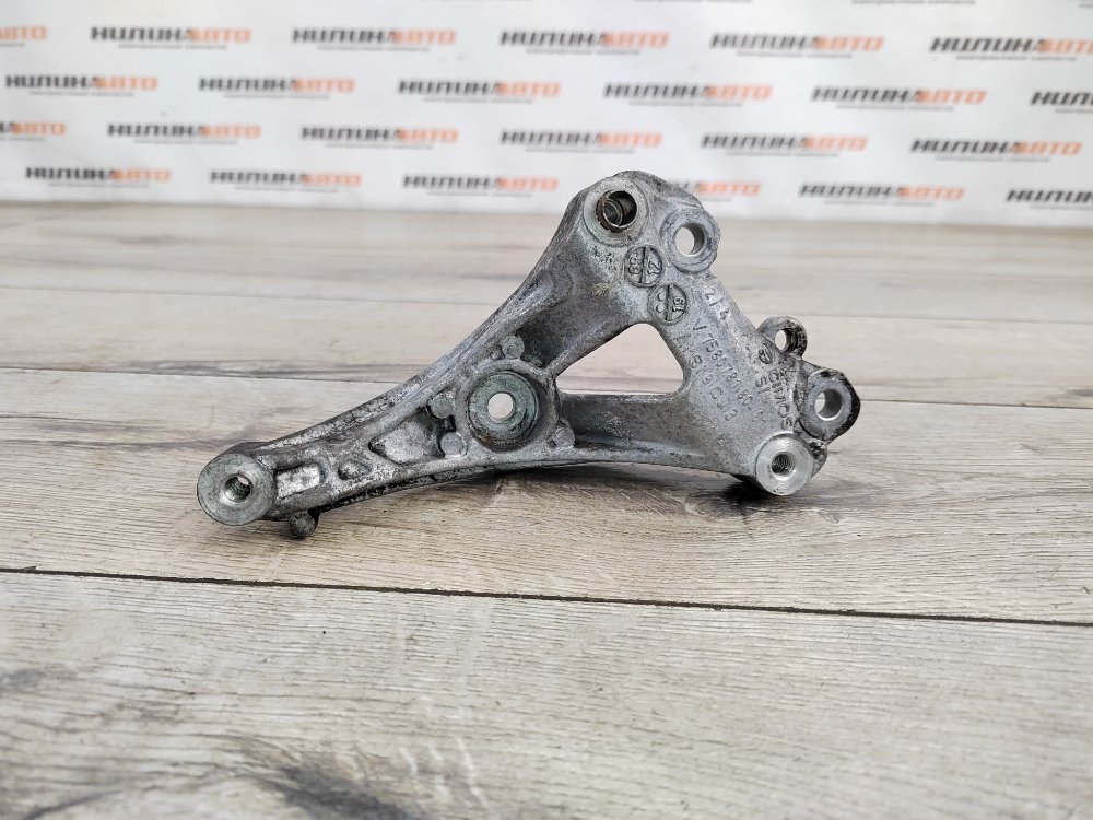 Кронштейн компрессора кондиционера, 500 рублей, Москва