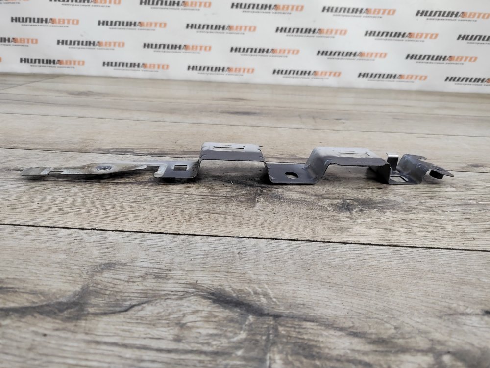 Кронштейн крыла, 500 рублей, Москва