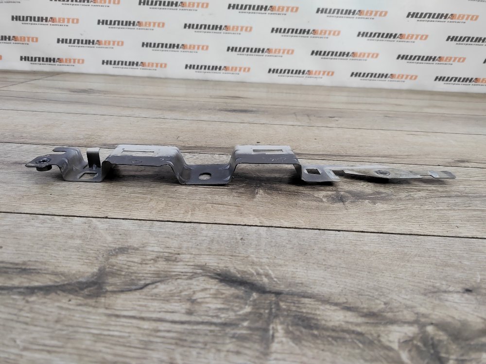 Кронштейн крыла, 500 рублей, Москва