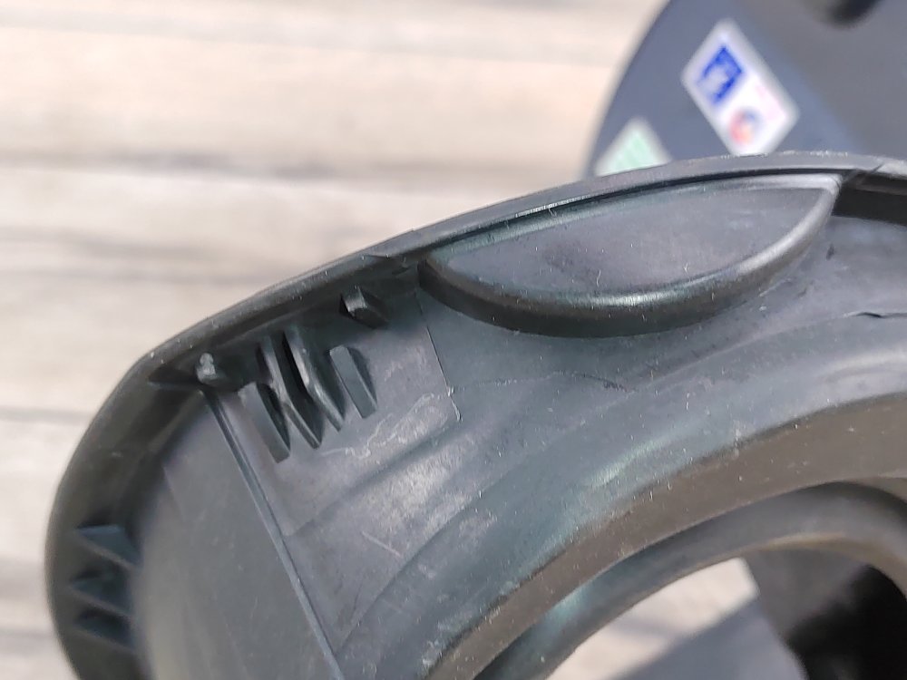 Лючок топливного бака, 500 рублей, Москва