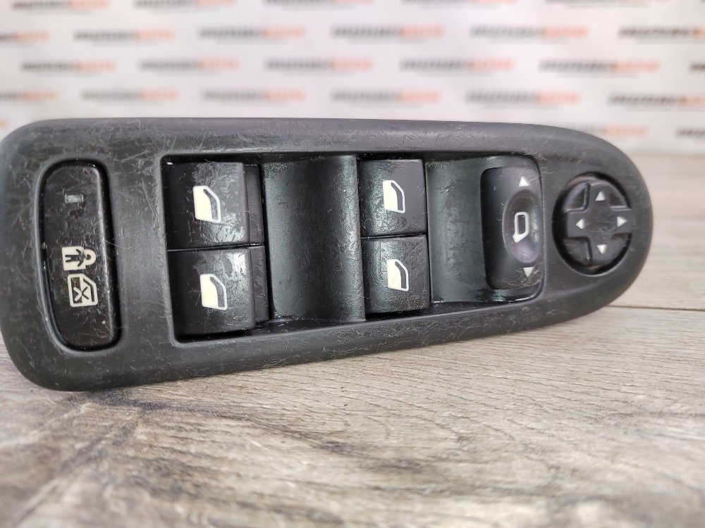 Блок управления стеклоподъемниками, 2000 рублей, Москва