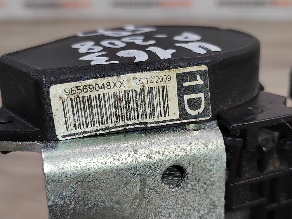 Ремень безопасности, 2000 рублей, Москва