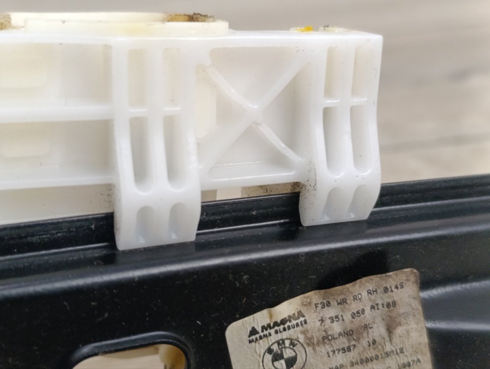 Стеклоподъемник, 1000 рублей, Москва