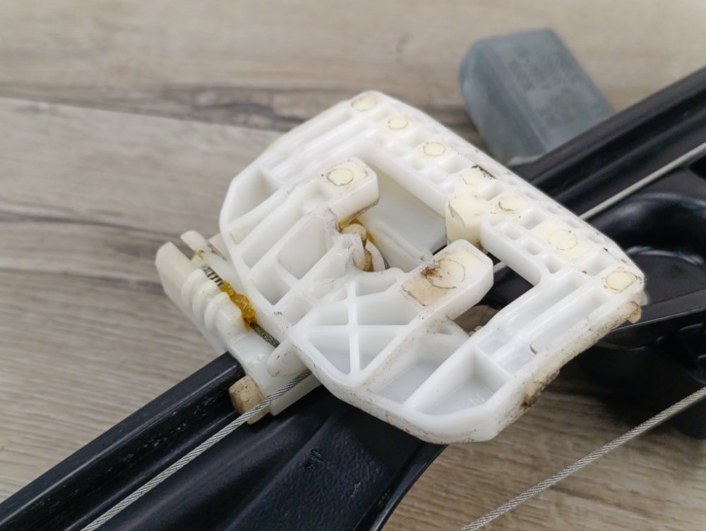 Стеклоподъемник, 1000 рублей, Москва