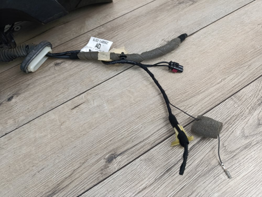 Спойлер, 9000 рублей, Москва