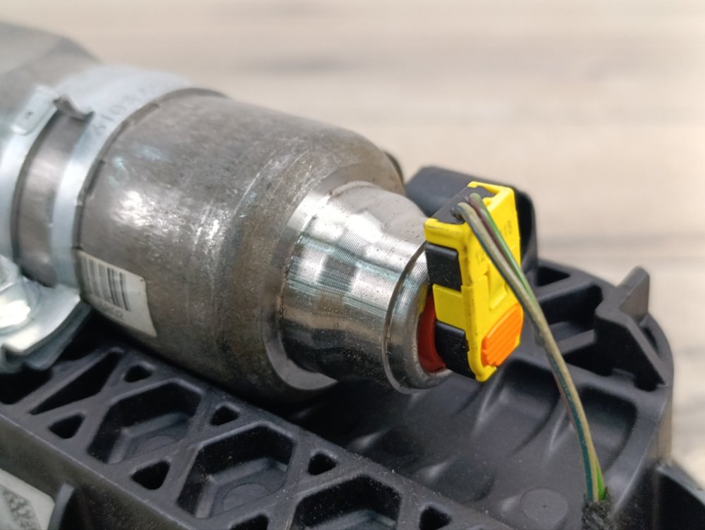 Подушка безопасности в торпедо, 6000 рублей, Москва