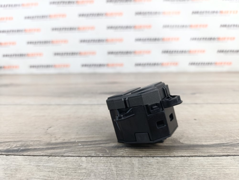 Кнопка курсовой устойчивости, 1000 рублей, Москва