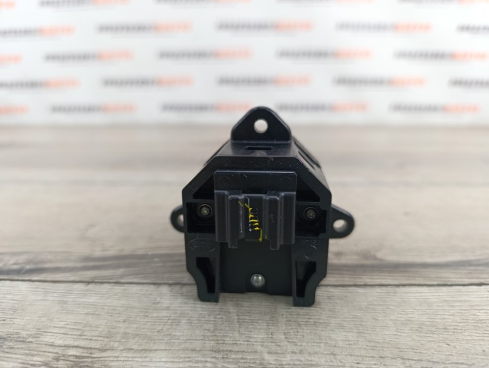 Кнопка курсовой устойчивости, 1000 рублей, Москва