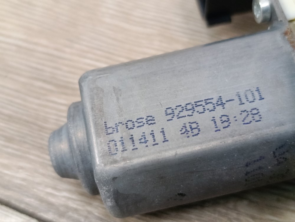 Стеклоподъемник, 2000 рублей, Москва