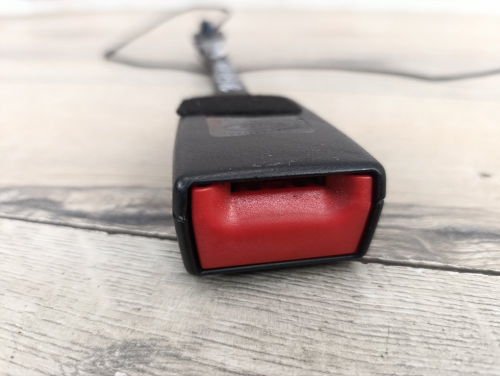 Замок ремня безопасности, 500 рублей, Москва