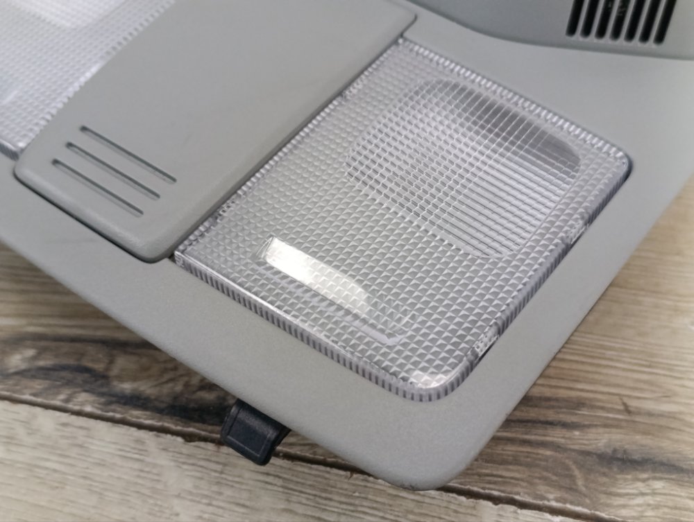 Плафон салона, 2000 рублей, Москва