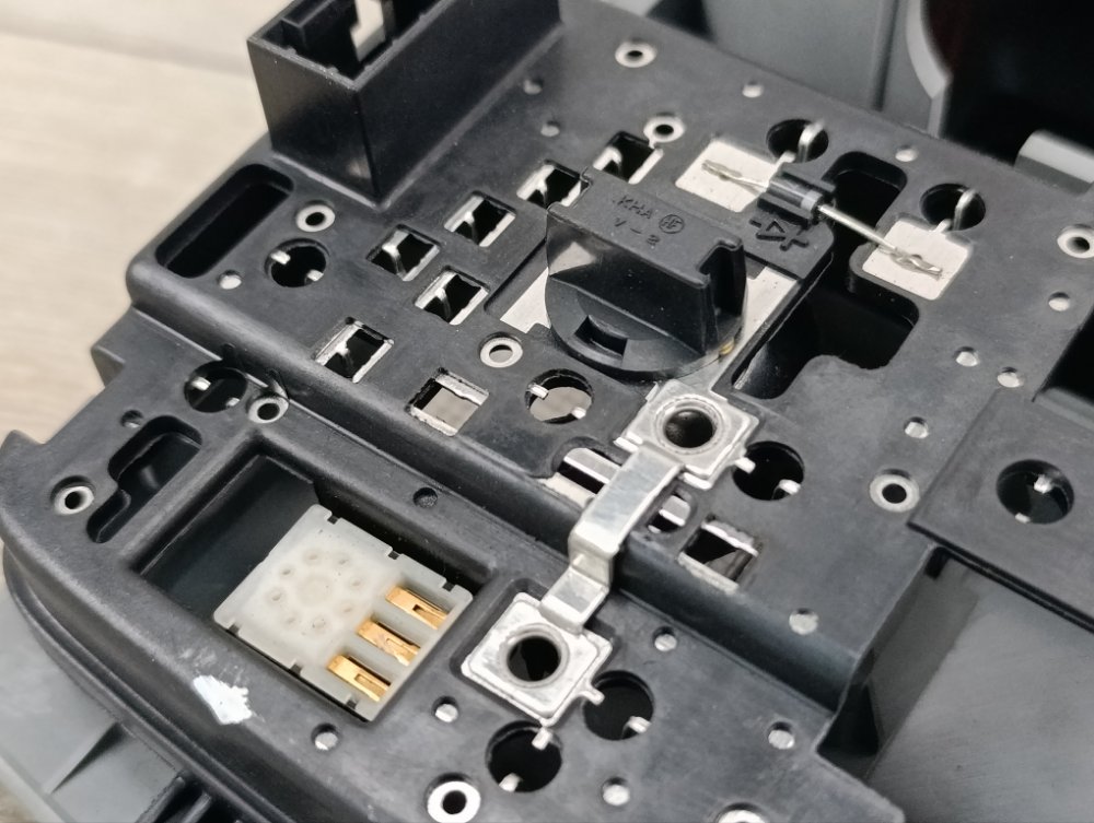 Плафон салона, 2000 рублей, Москва