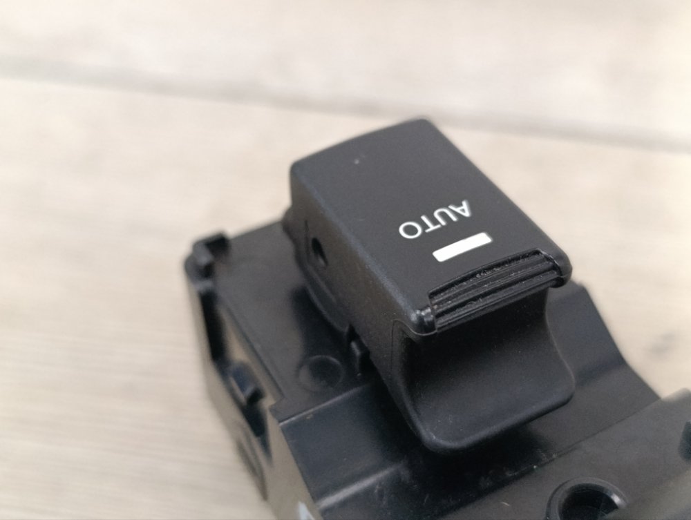 Кнопка стеклоподъемника, 1700 рублей, Москва