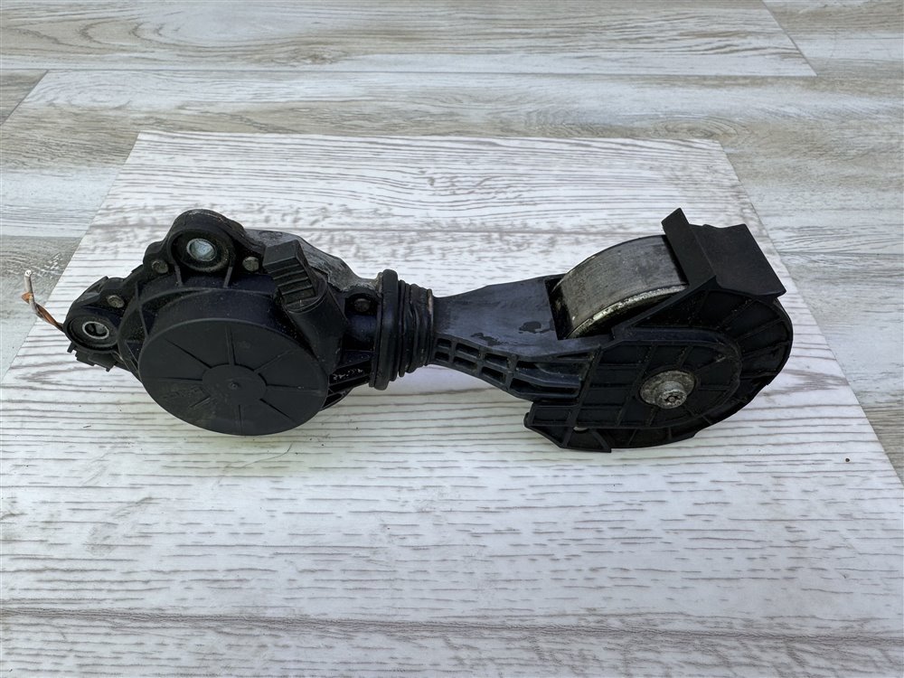 Натяжитель приводного ремня, 2000 рублей, Севастополь