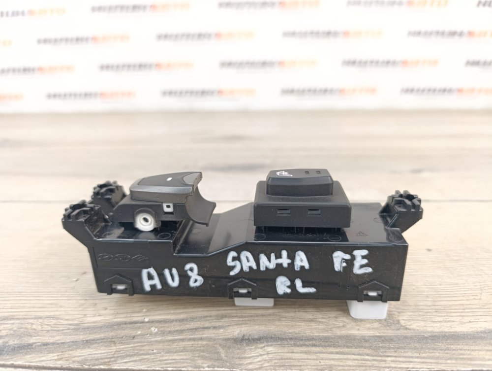 Кнопка стеклоподъемника, 1000 рублей, Москва