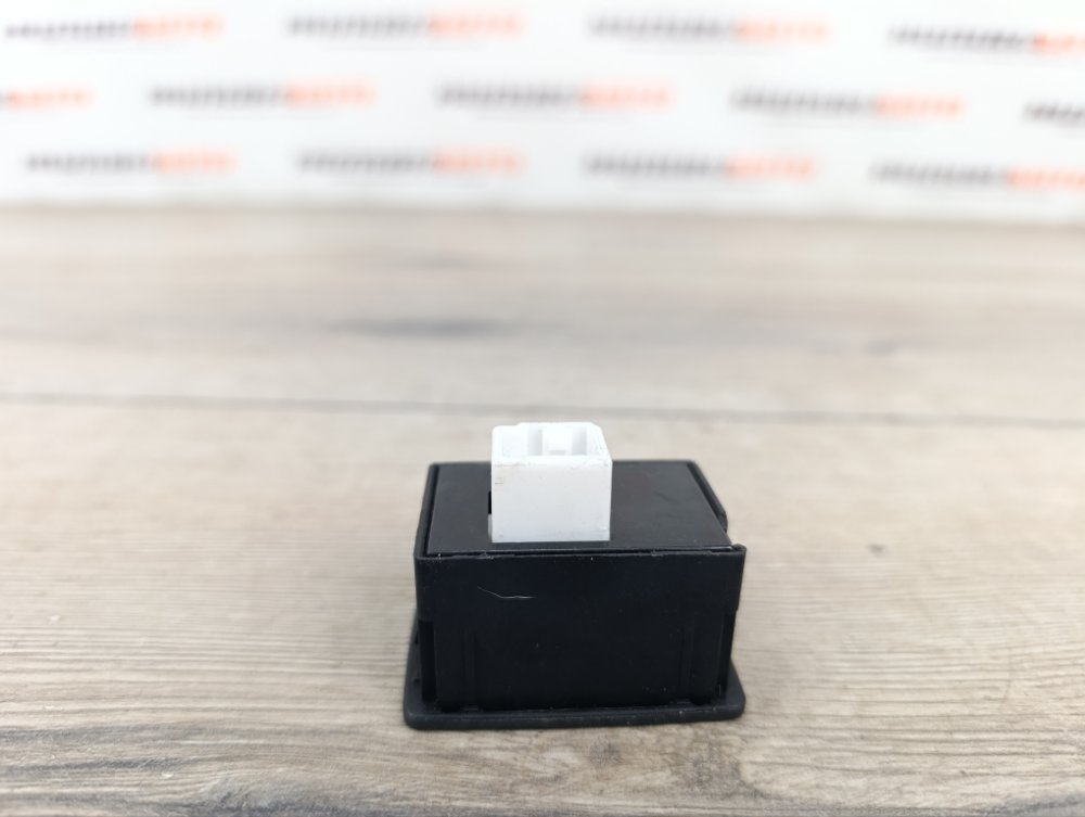 Кнопка открывания багажника, 2500 рублей, Москва