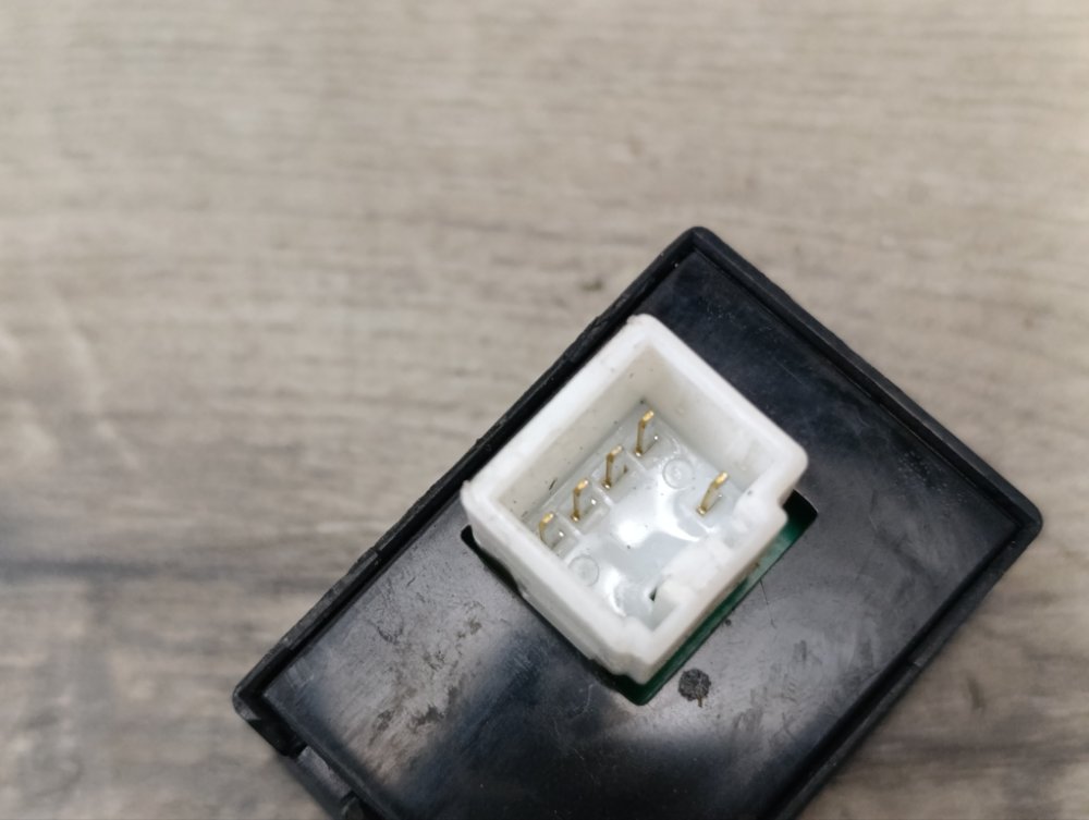 Кнопка открывания багажника, 2500 рублей, Москва