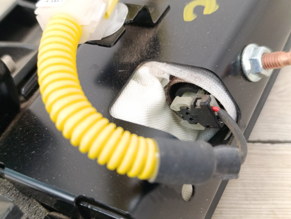 Подушка безопасности в колени, 2000 рублей, Москва