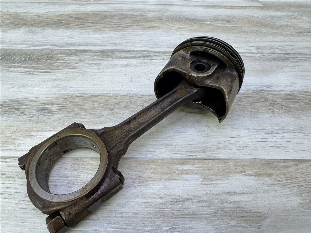 Поршень двигателя, 1500 рублей, Севастополь