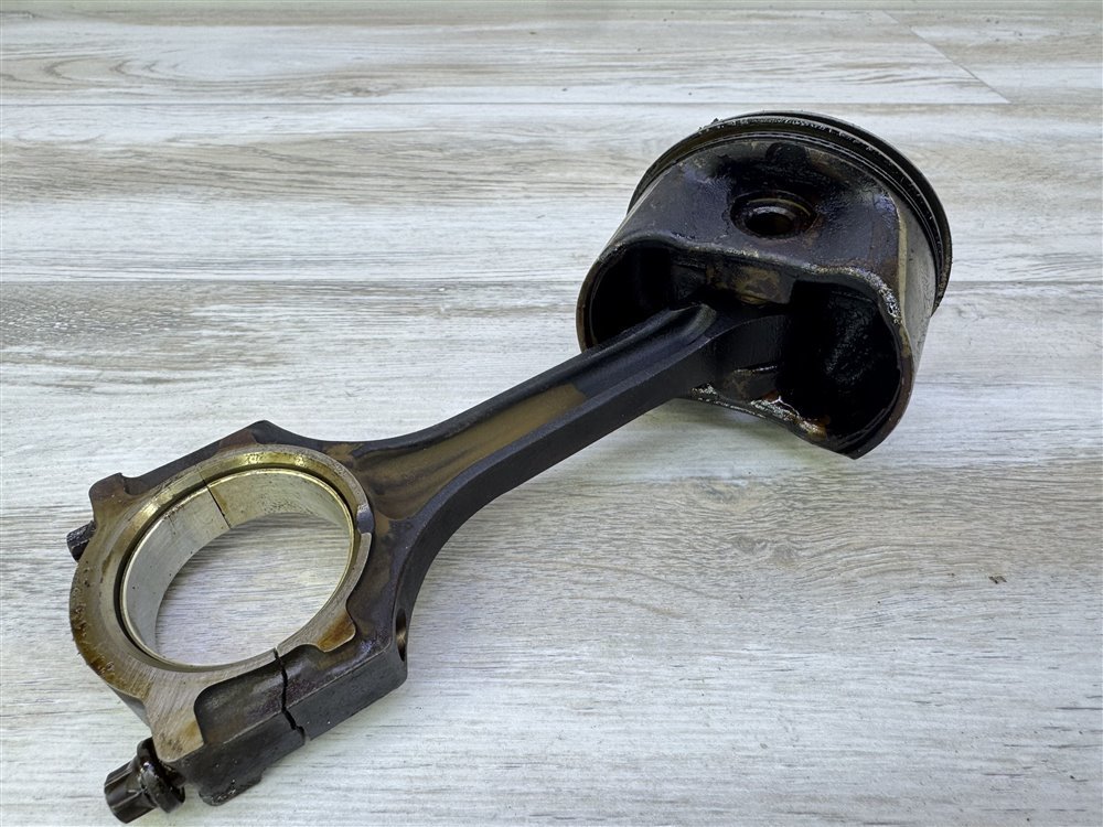 Поршень двигателя, 1500 рублей, Севастополь