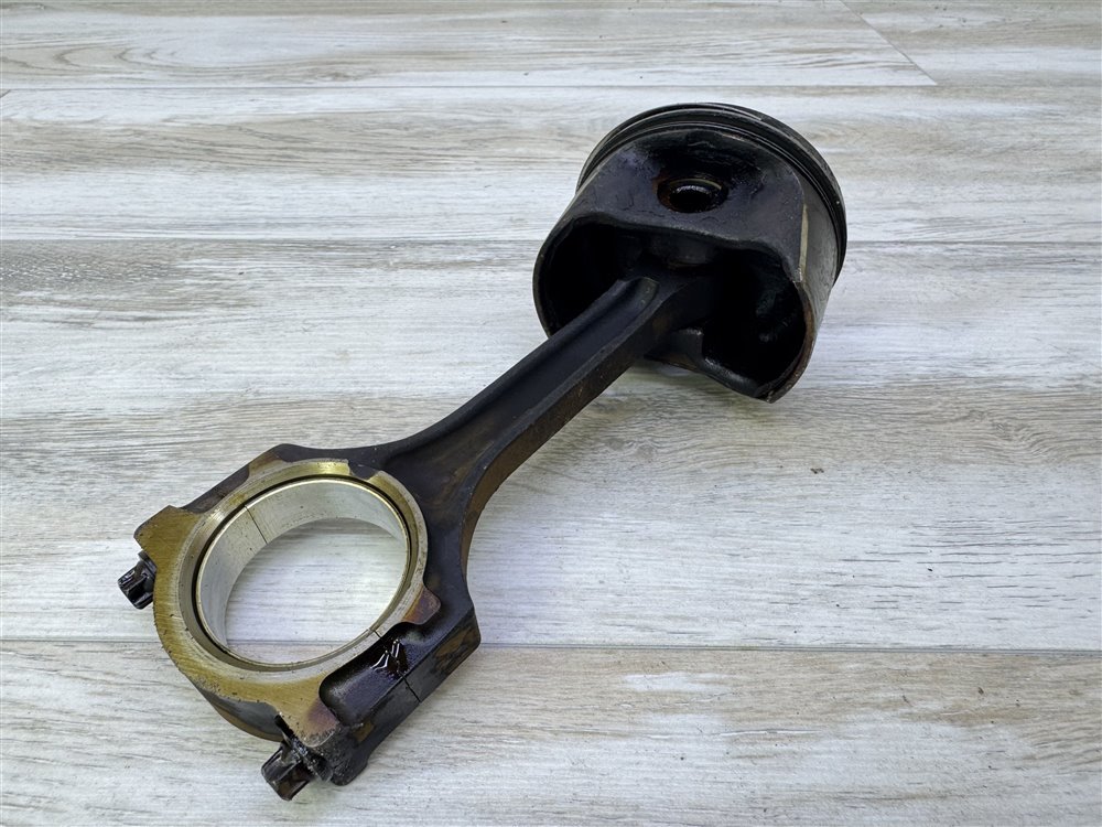 Поршень двигателя, 1500 рублей, Севастополь