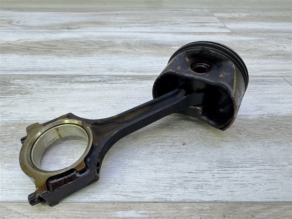 Поршень двигателя, 1500 рублей, Севастополь