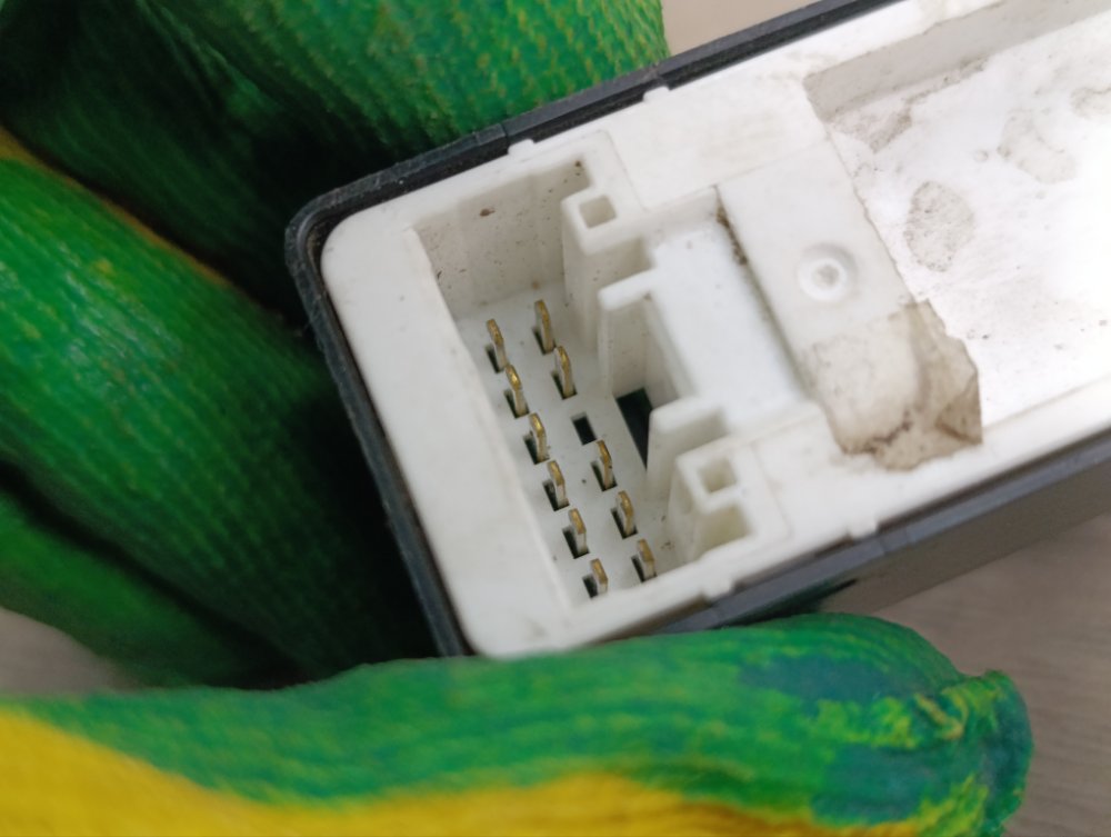 Кнопка стеклоподъемника, 500 рублей, Москва