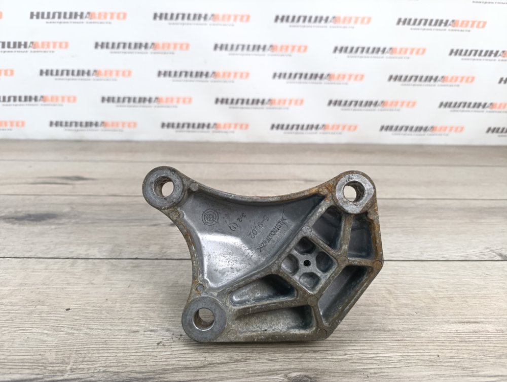 Кронштейн КПП, 500 рублей, Москва